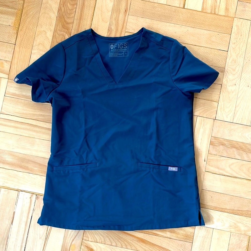 Figs Casma 3 pocket scrub top. Like new Size S!